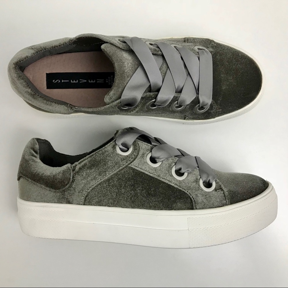 Steve Madden GATOR Platform Sneaker Taupe Velvet
